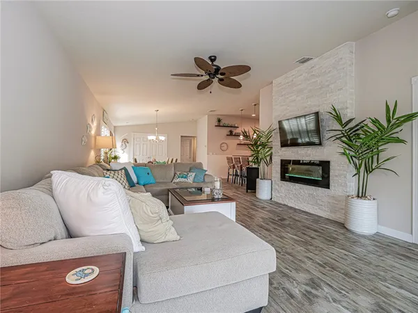 $2,600 | 5395 Dominica Street, Vero Beach, FL 32967