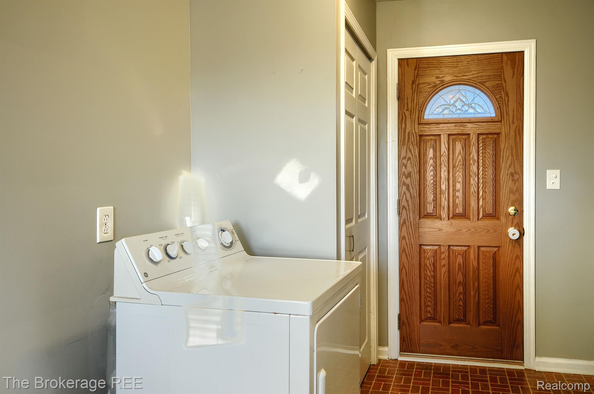 2051 Covert Road Burton, MI 48509 - Photo 35 of 35 Gallery Image 35