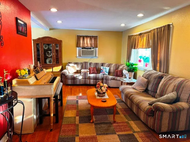 $309,900 | 21 Blue Trail Drive, Waterbury, CT 06705