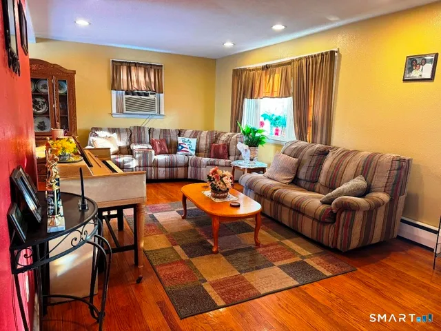 $309,900 | 21 Blue Trail Drive, Waterbury, CT 06705