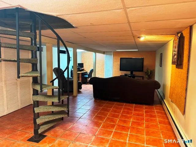 $309,900 | 21 Blue Trail Drive, Waterbury, CT 06705