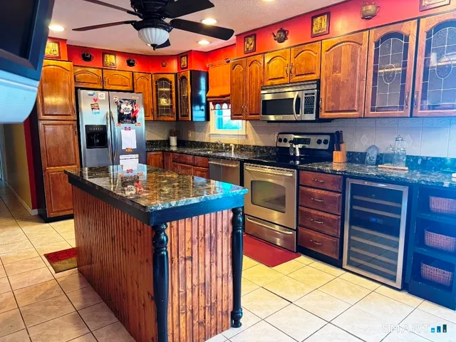 $309,900 | 21 Blue Trail Drive, Waterbury, CT 06705