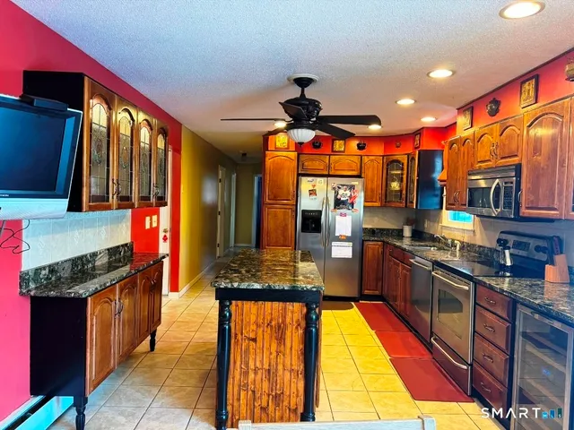 $309,900 | 21 Blue Trail Drive, Waterbury, CT 06705