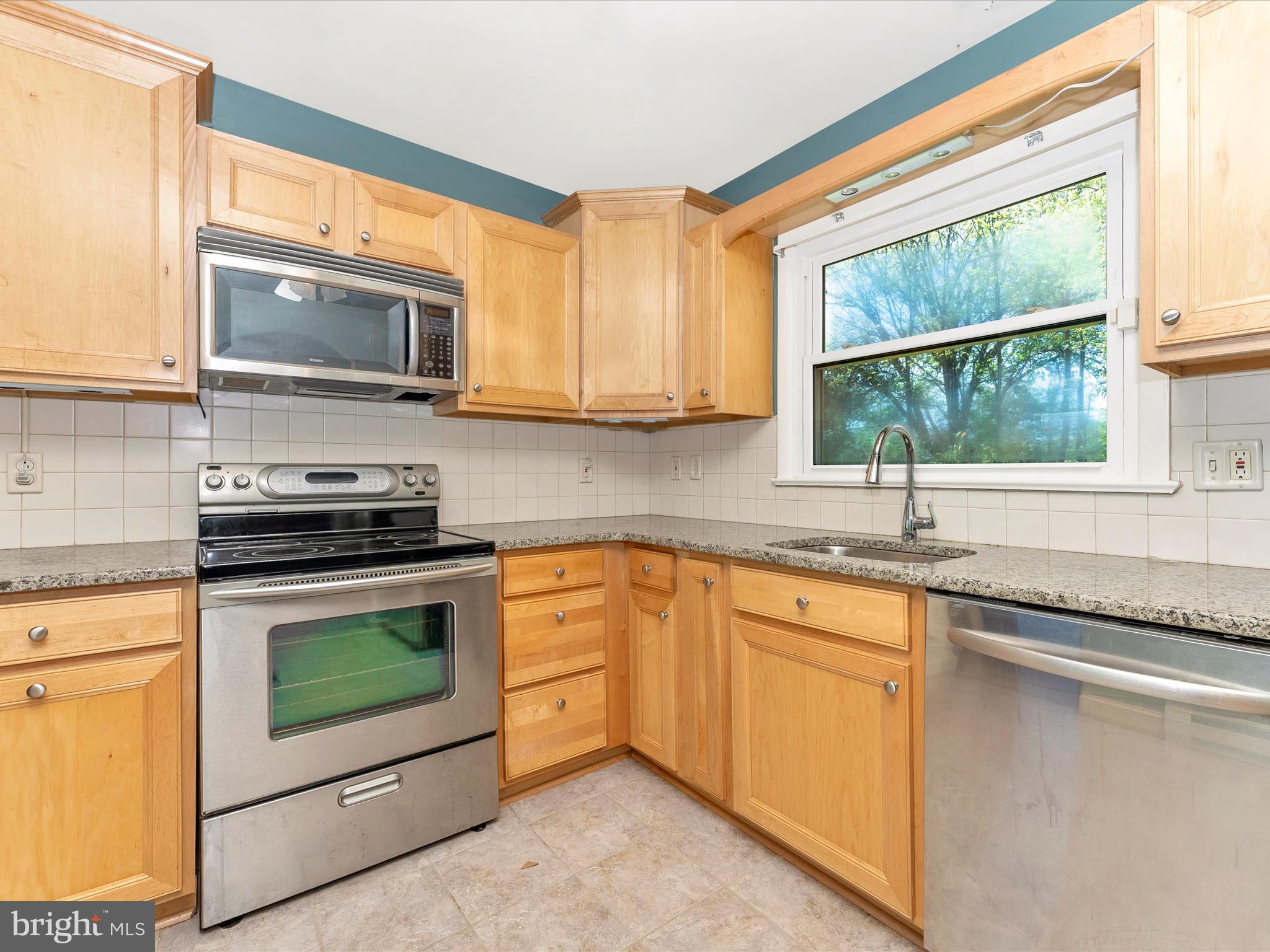 28412 Clarksburg Road Damascus, MD 20872 - Photo 14 of 46 Kitchen