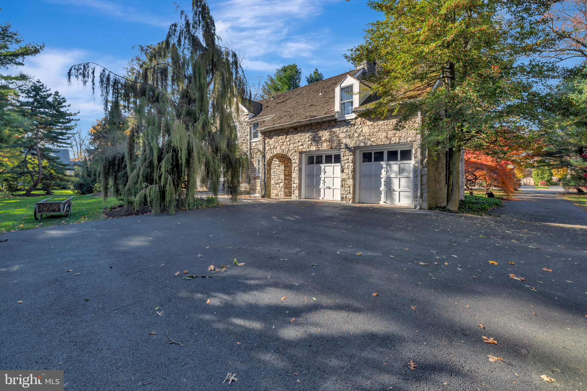 104 Augustine Cut Off Wilmington, DE 19803 - Photo 3 of 36