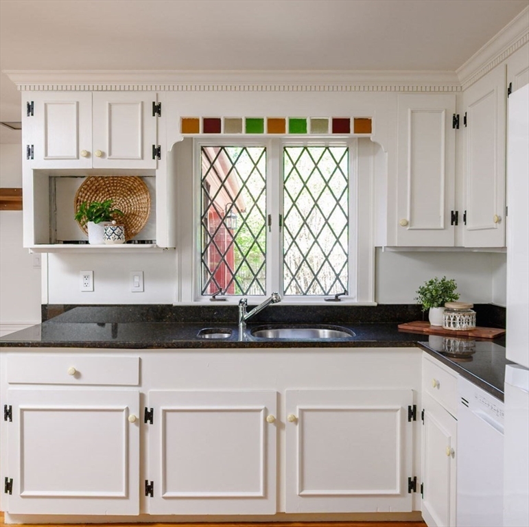 577 Main Street Hingham, MA 02043 - Photo 6 of 16