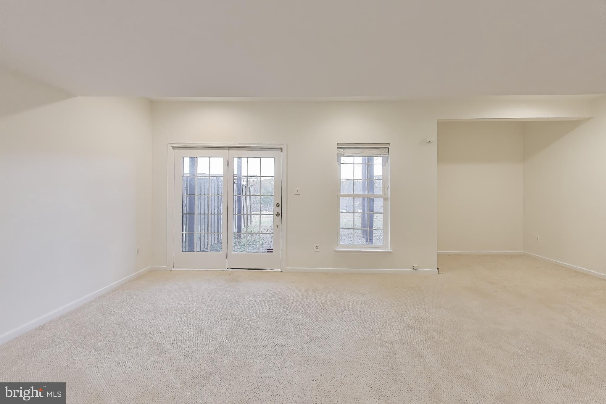 42759 Locklear Terrace Chantilly, VA 20152 - Photo 32 of 38 an empty room with windows
