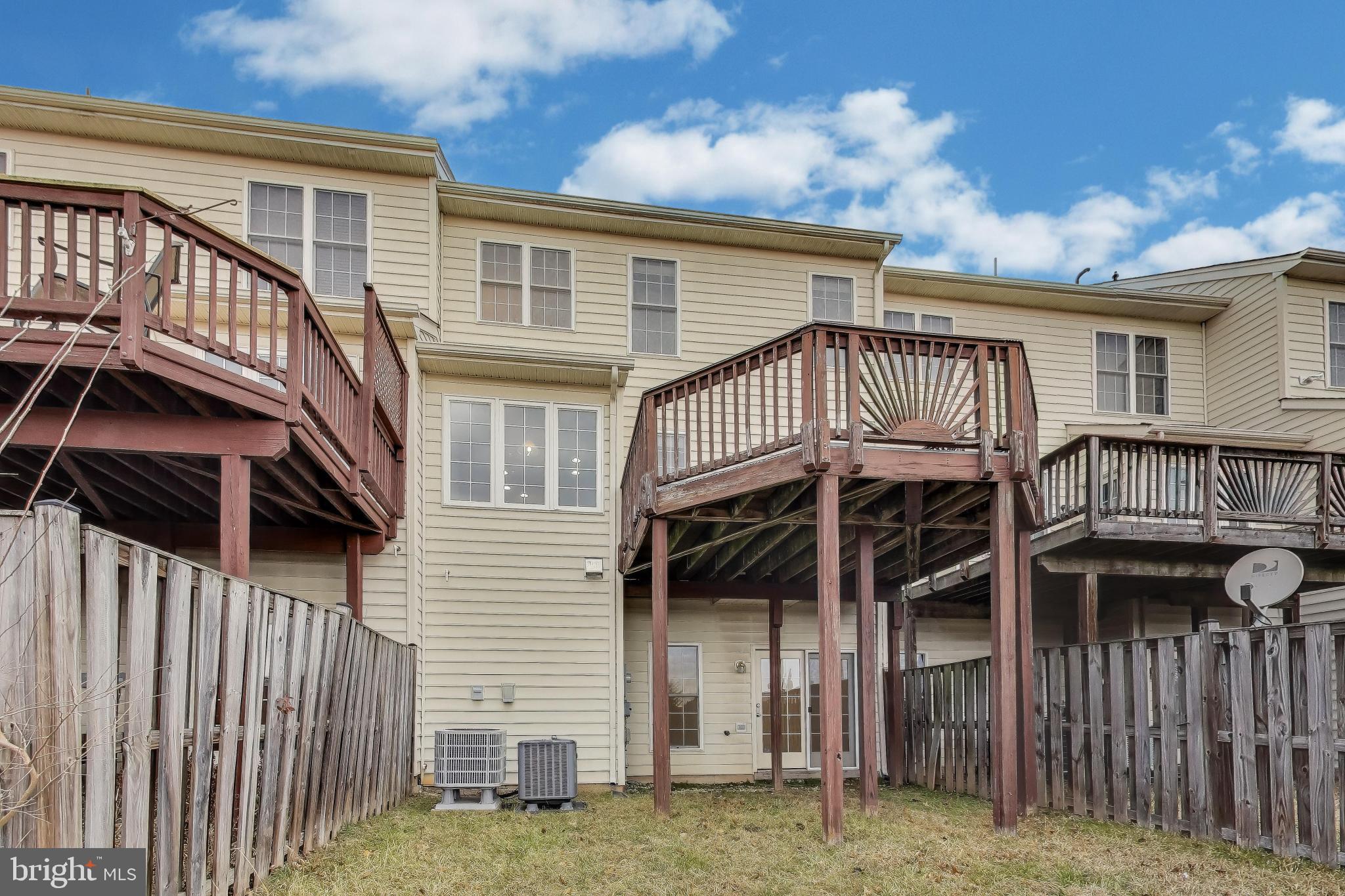 42759 Locklear Terrace Chantilly, VA 20152 - Photo 35 of 38 a view of a house with a roof deck