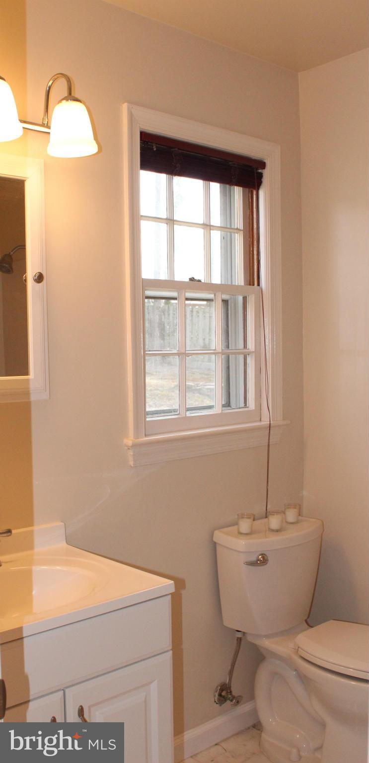 6623 Huntsman Boulevard Springfield, VA 22152 - Photo 15 of 26 Bath (Master) with tub