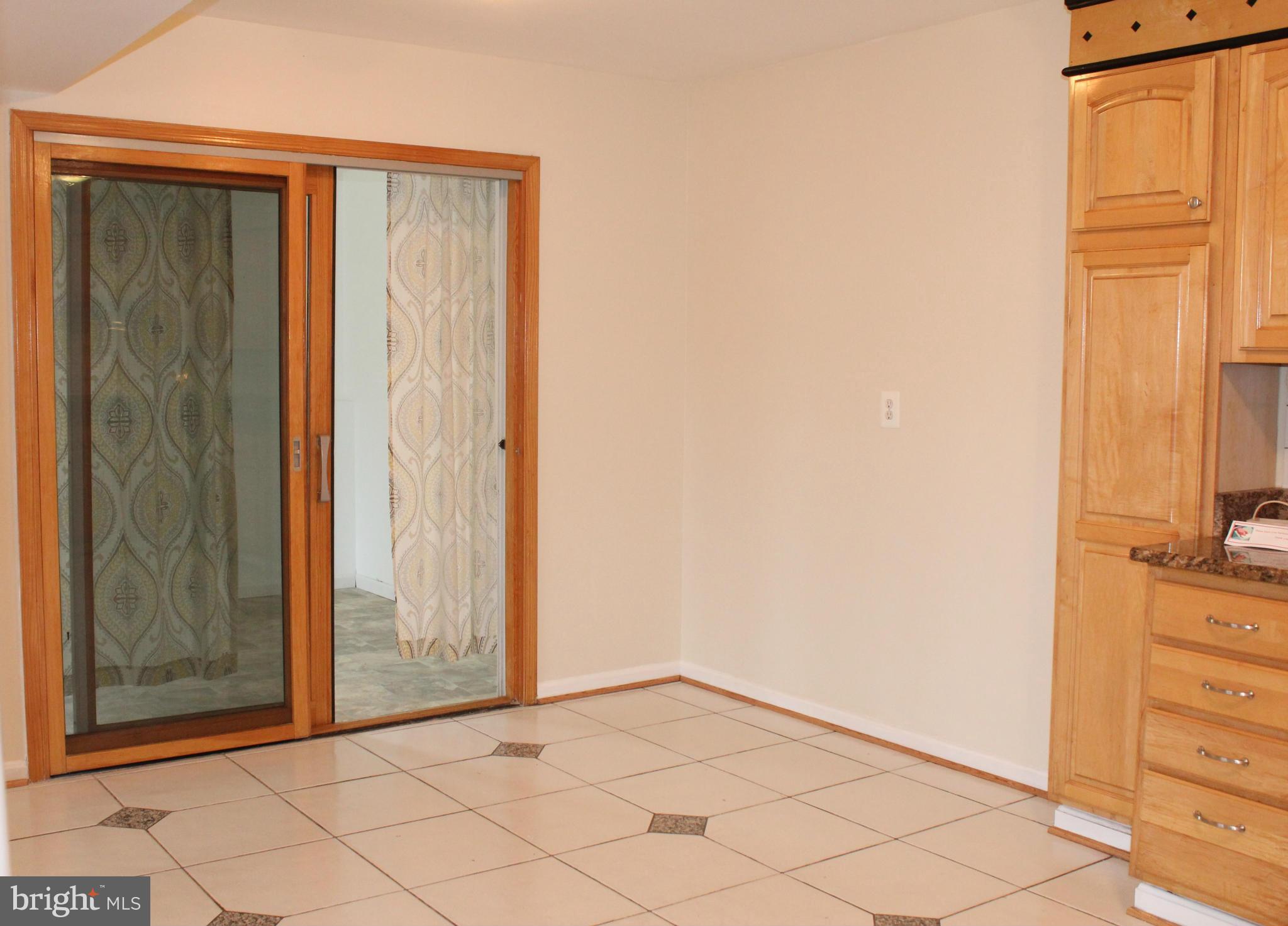 6623 Huntsman Boulevard Springfield, VA 22152 - Photo 8 of 26 Kitchen with plenty of room for a table