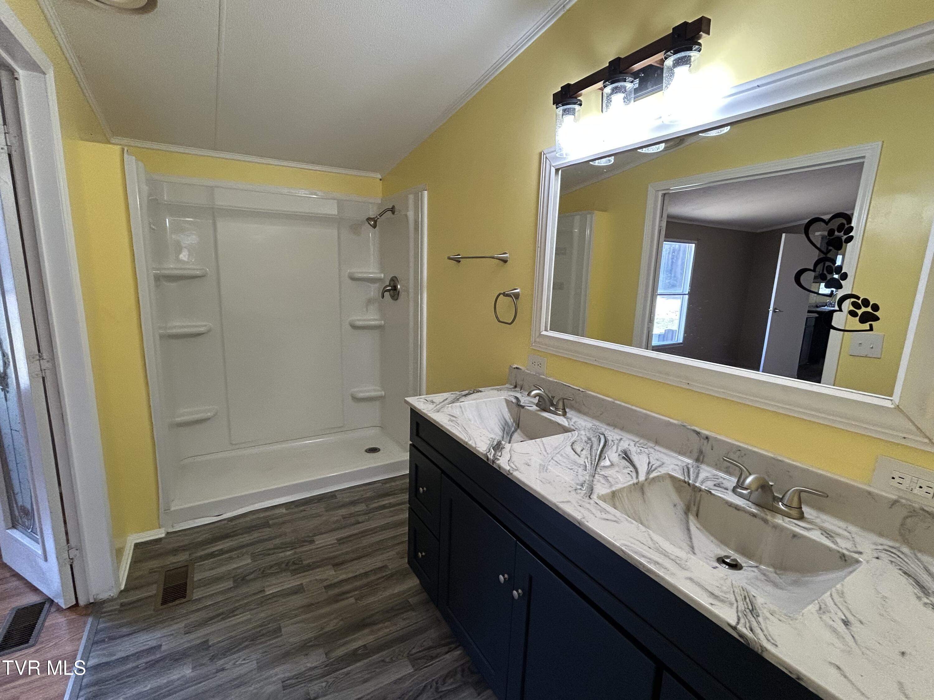 71 Whispering Road Greeneville, TN 37743 - Photo 9 of 21 IMG_5584
