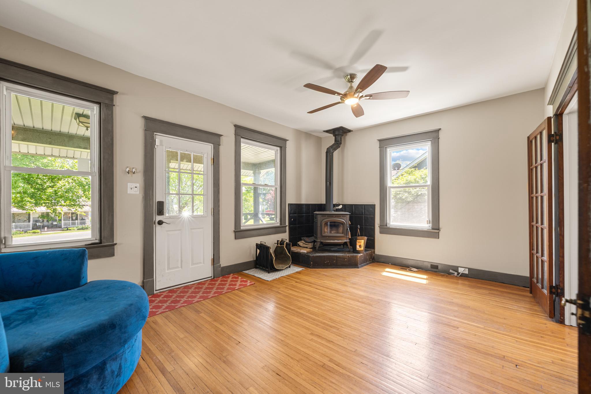 27412 Ridge Road Damascus, MD 20872 - Photo 8 of 32 Gallery Image 8