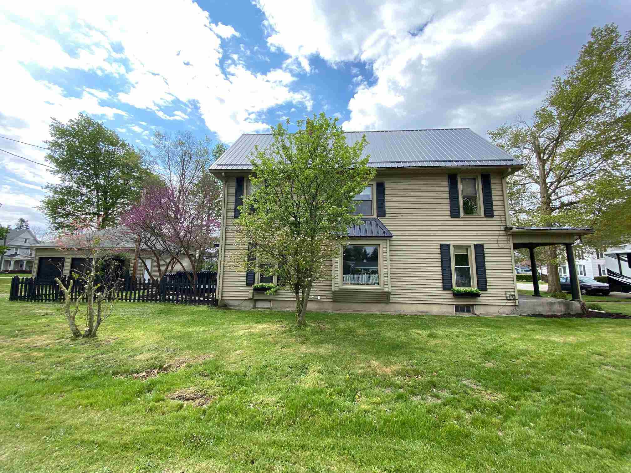 607 4th Street Howe, IN 46746 - Photo 4 of 23 Gallery Image 4