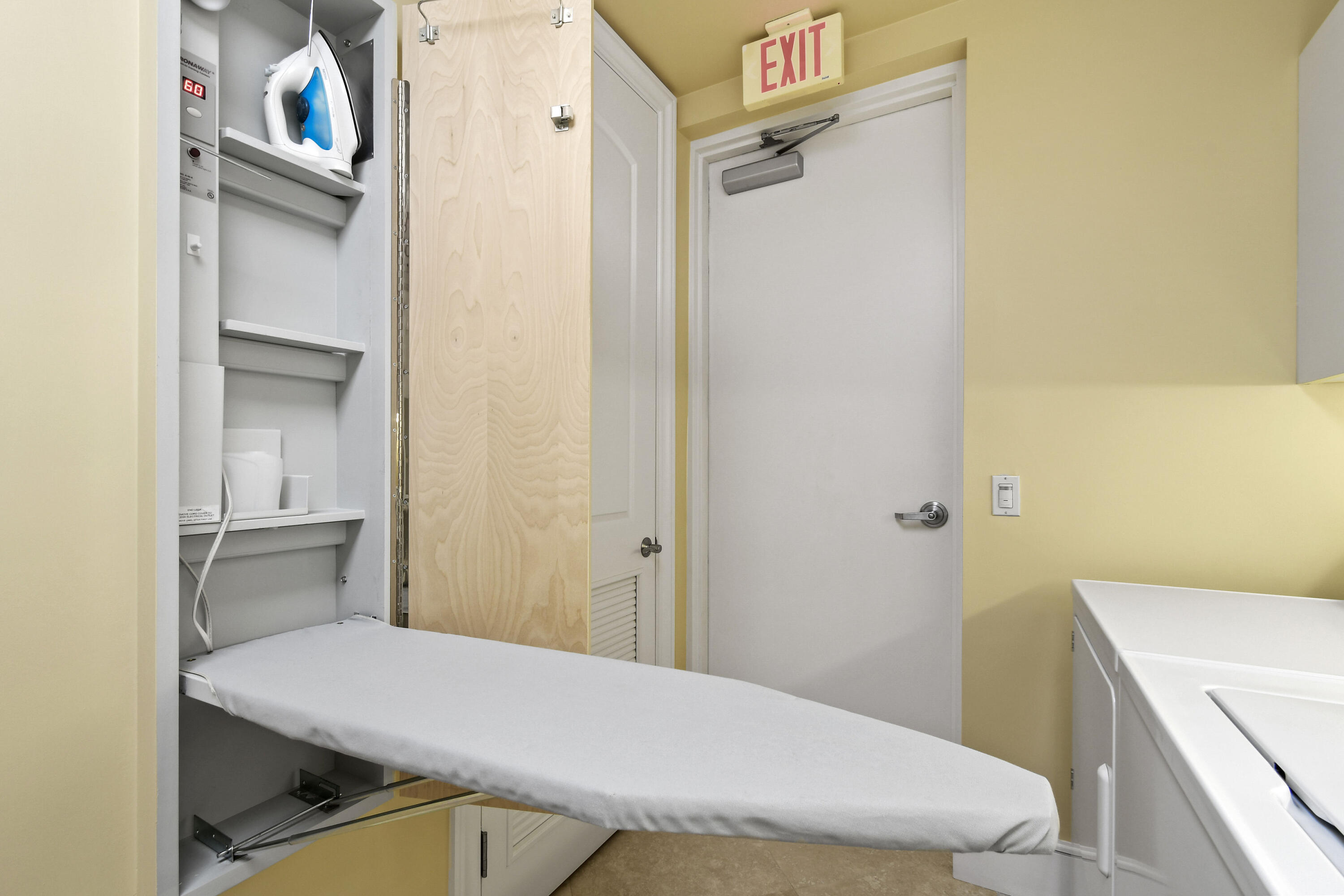 4600 North Ocean Drive, Unit 406 Singer Island, FL 33404 - Photo 35 of 106 4600NOceanDr#406(51)