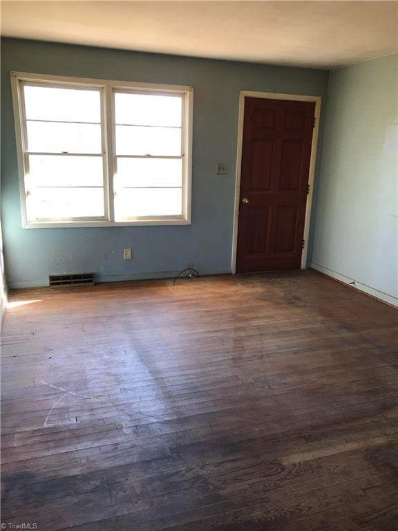 7012 Dennis Road Walnut Cove, NC 27052 - Photo 2 of 6 Living Room