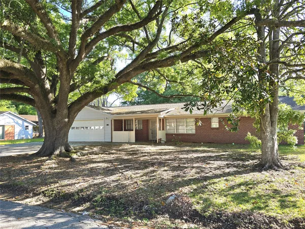 $325,000 | 607 South Main Street, Dayton, TX 77535