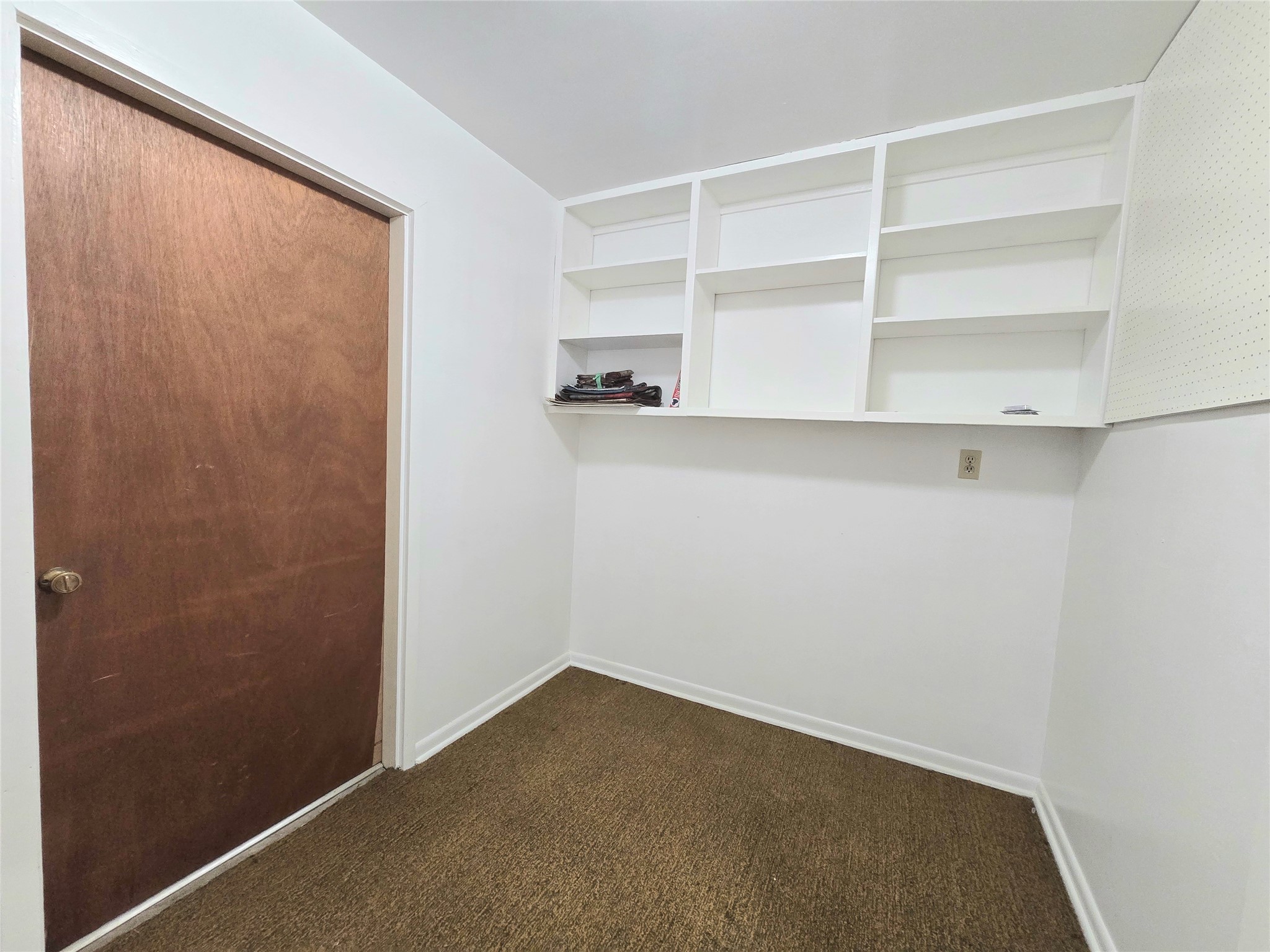 607 South Main Street Dayton, TX 77535 - Photo 26 of 39 a view of an empty room