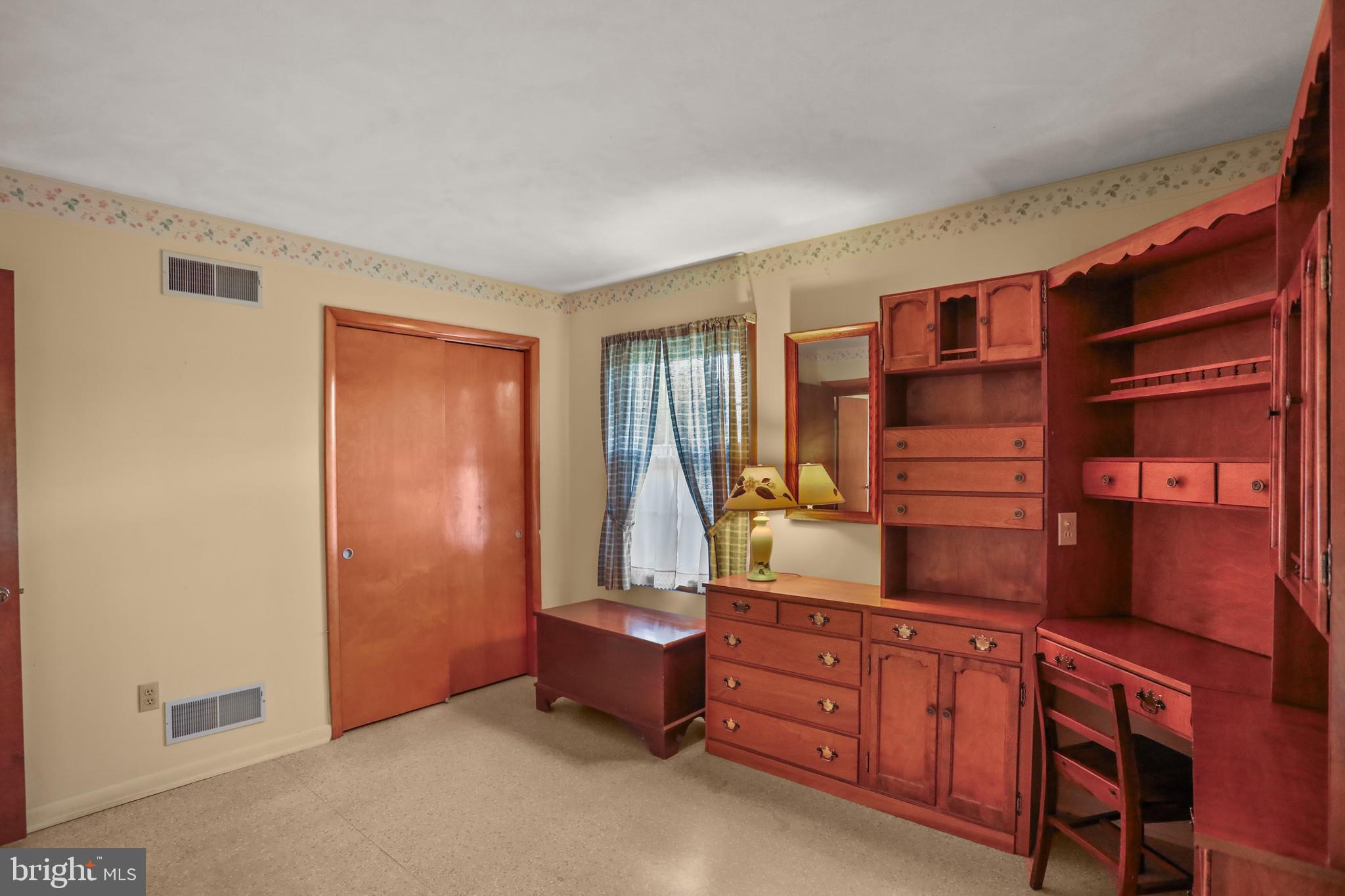 523 Berlin Road New Oxford, PA 17350 - Photo 13 of 34