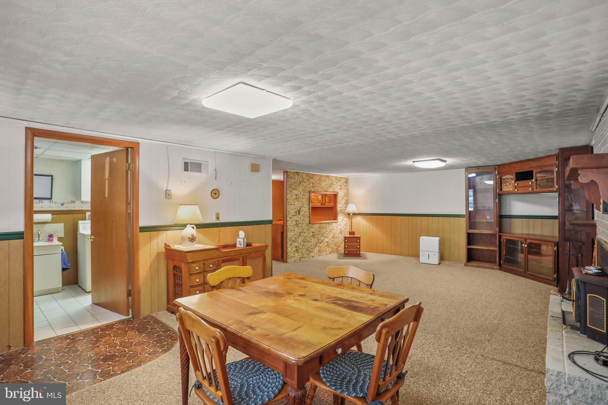 523 Berlin Road New Oxford, PA 17350 - Photo 17 of 34