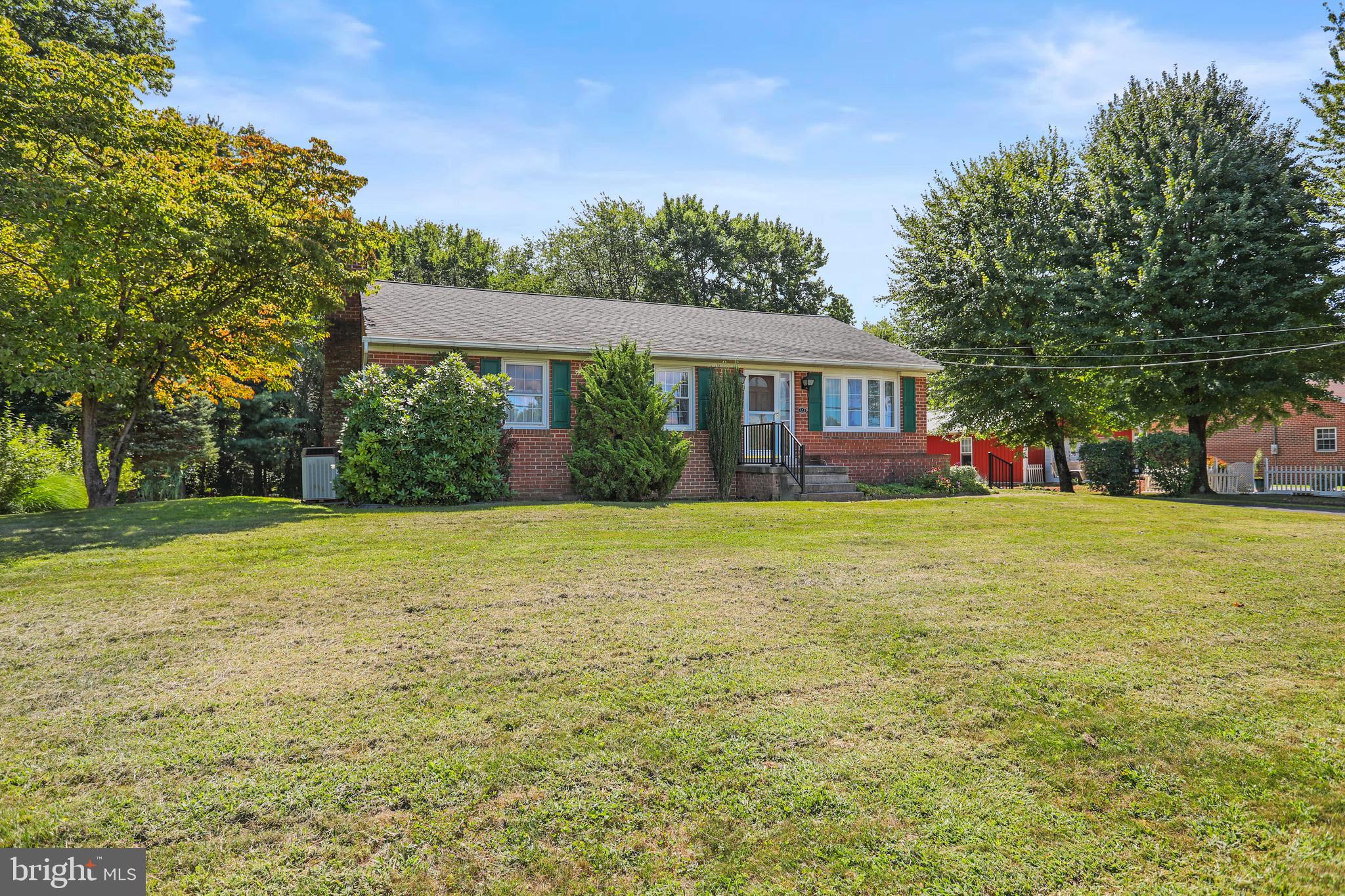 523 Berlin Road New Oxford, PA 17350 - Photo 2 of 34