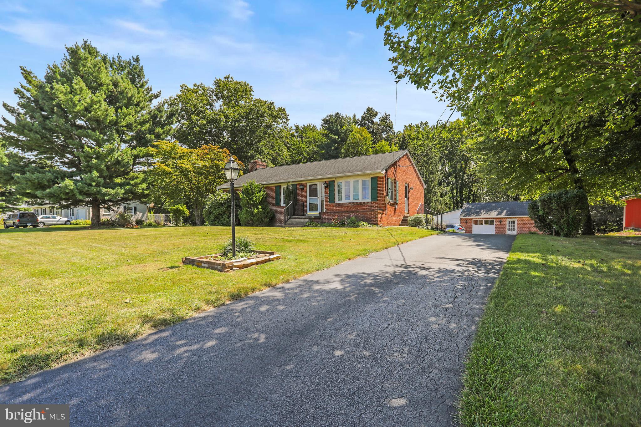 523 Berlin Road New Oxford, PA 17350 - Photo 3 of 34