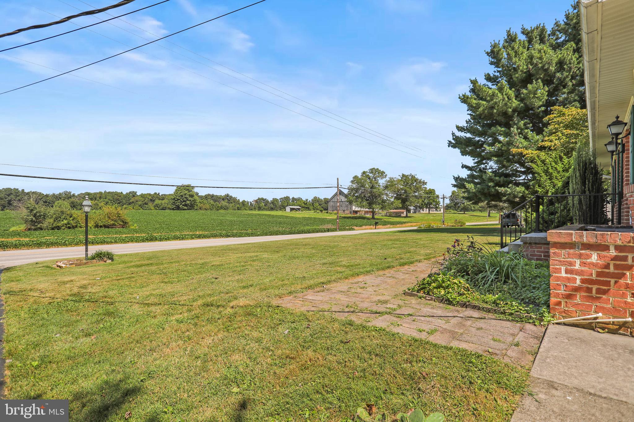 523 Berlin Road New Oxford, PA 17350 - Photo 4 of 34