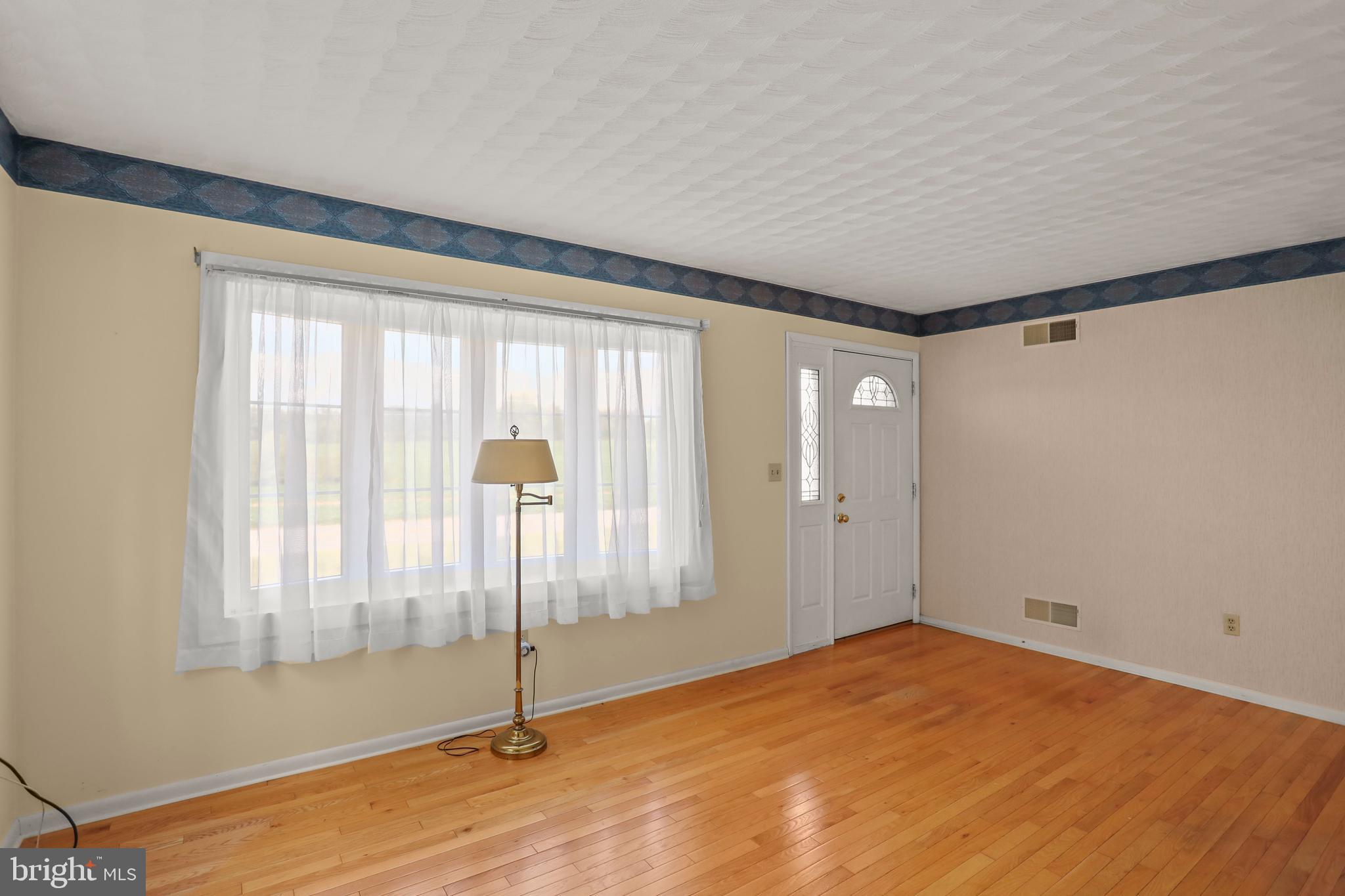 523 Berlin Road New Oxford, PA 17350 - Photo 6 of 34