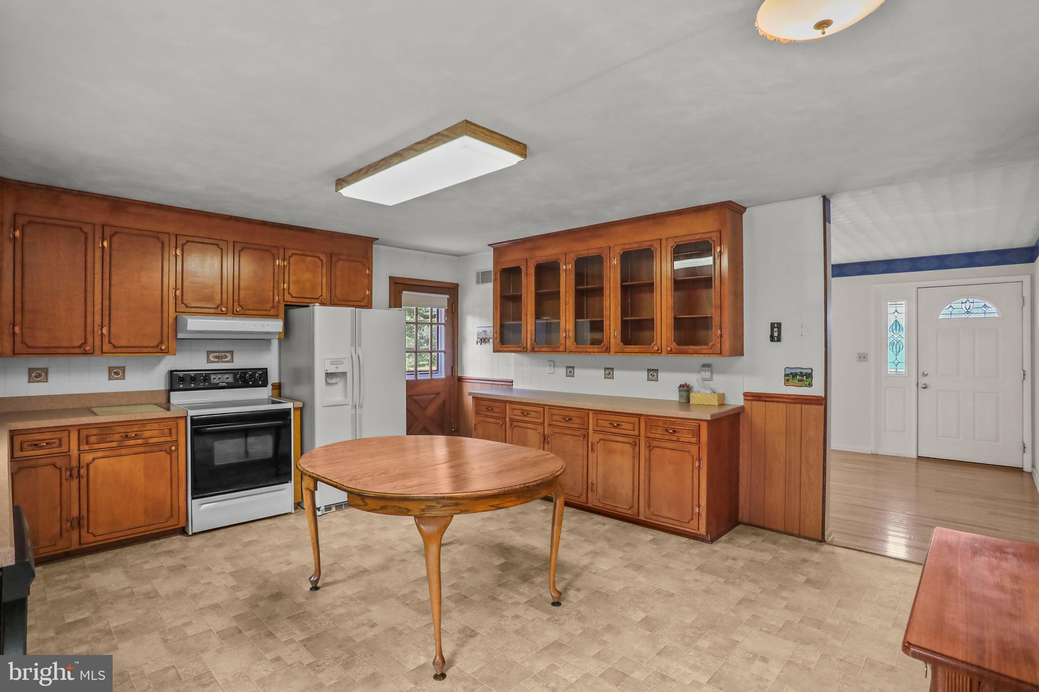 523 Berlin Road New Oxford, PA 17350 - Photo 8 of 34