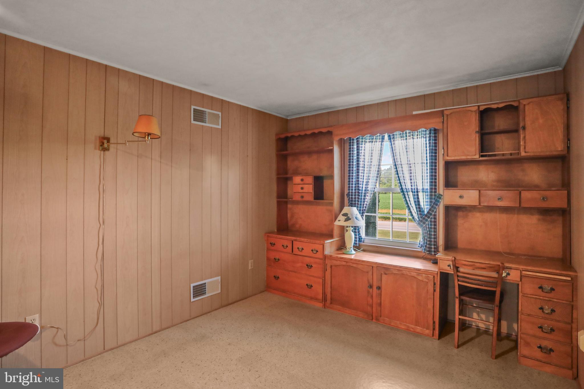 523 Berlin Road New Oxford, PA 17350 - Photo 10 of 34