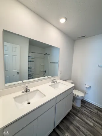 $2,150 | 1184 Lakeshore Drive, Greenwood, IN 46143