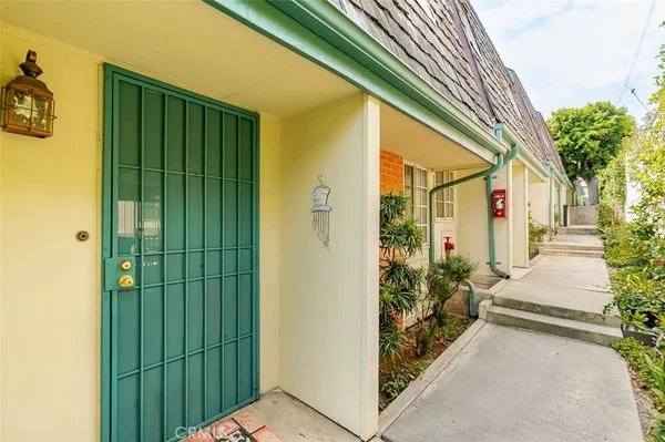 $599,900 | 116 South Chapel Avenue, Unit J, Alhambra, CA 91801