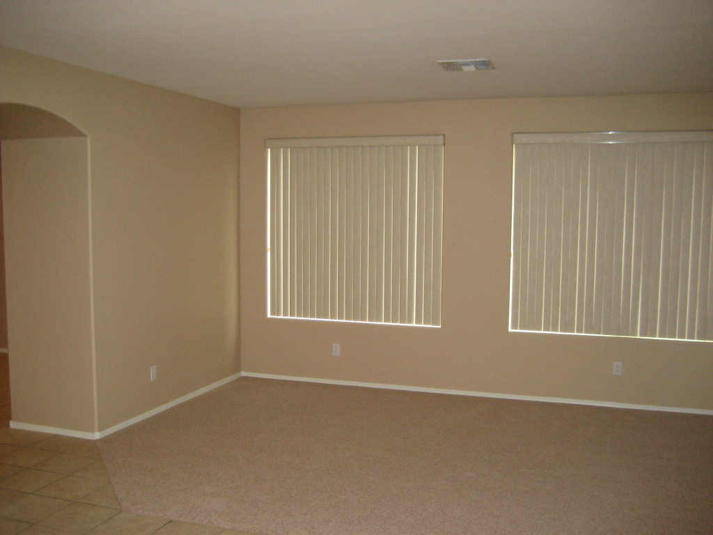10113 West Cordes Road Tolleson, AZ 85353 - Photo 11 of 17 Large front foyer/ family room 2