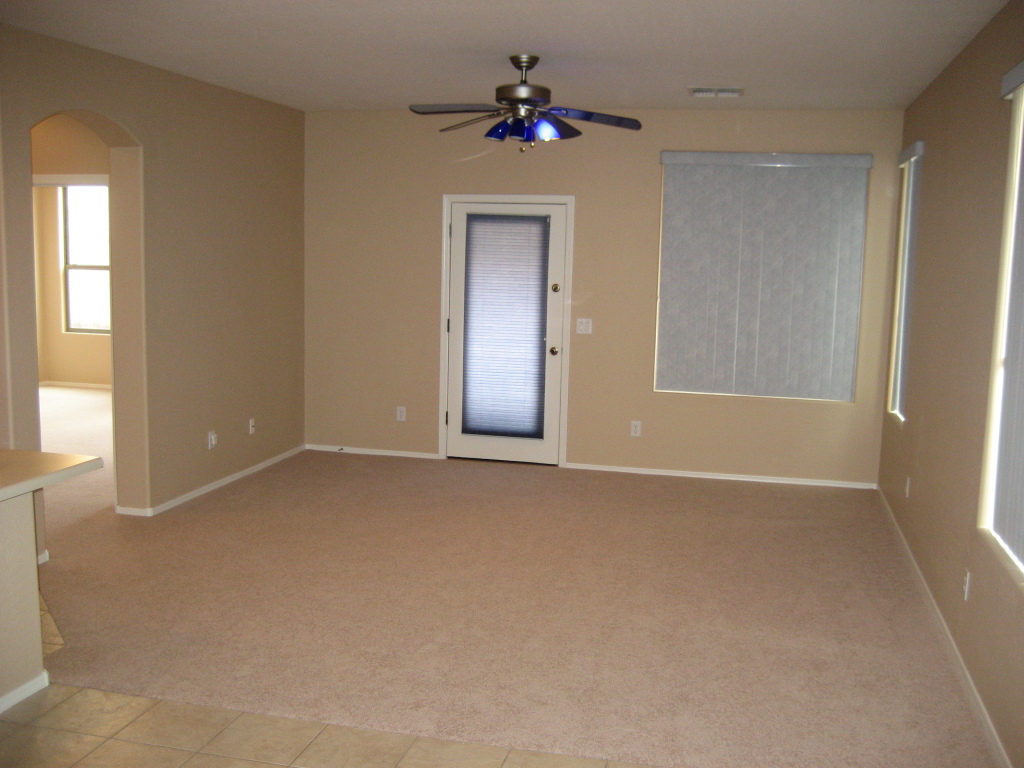 10113 West Cordes Road Tolleson, AZ 85353 - Photo 15 of 17 Dinning room