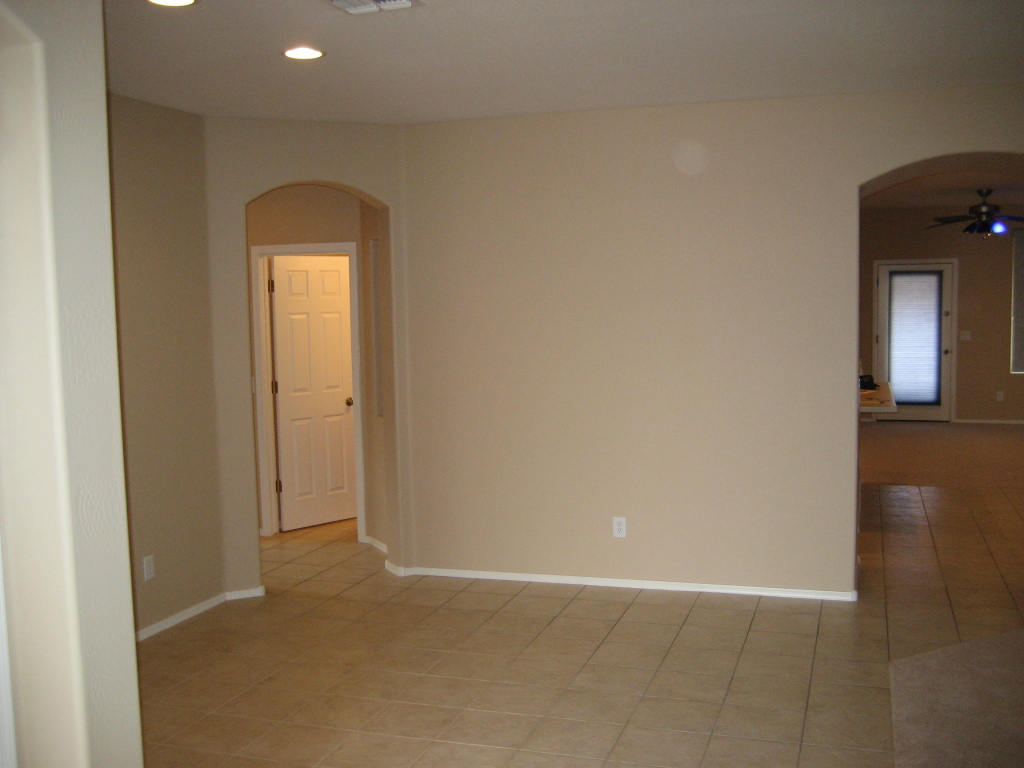 10113 West Cordes Road Tolleson, AZ 85353 - Photo 10 of 17 Large front foyer/ family room