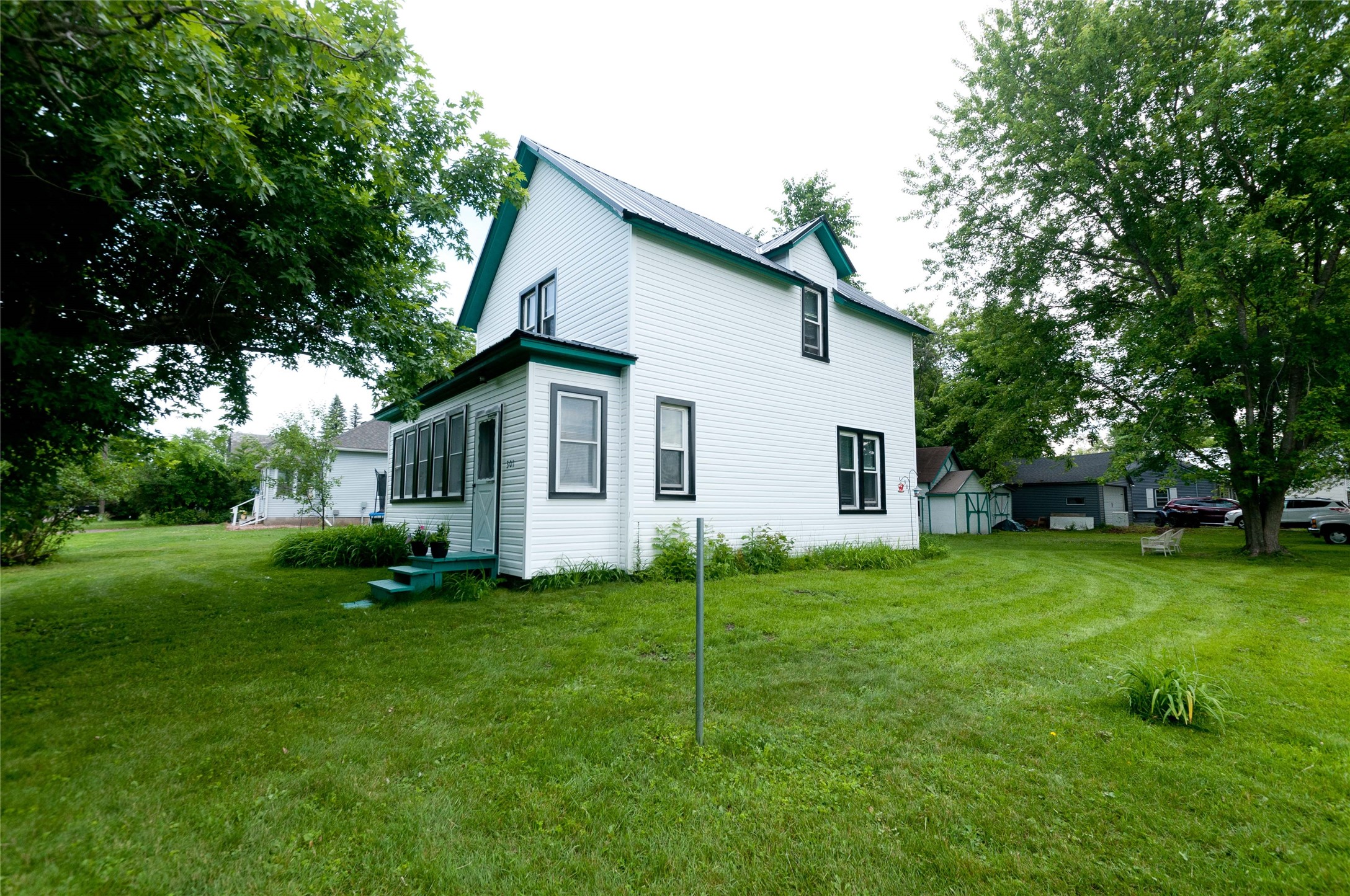 301 10th Street Cameron, WI 54822 - Photo 4 of 34 Gallery Image 4
