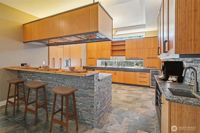 $1,625,000 | 16430 266th Avenue Southeast, Issaquah, WA 98027