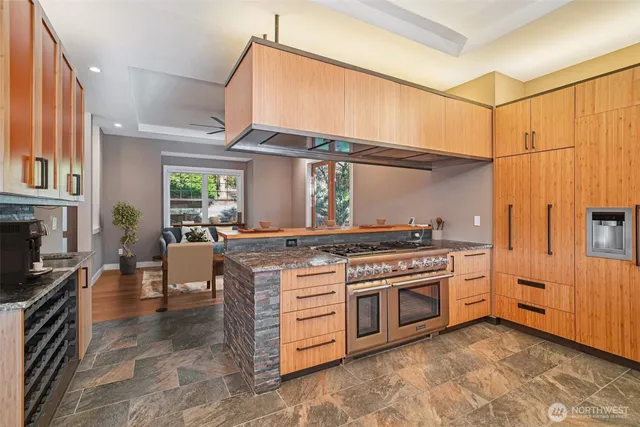 $1,625,000 | 16430 266th Avenue Southeast, Issaquah, WA 98027