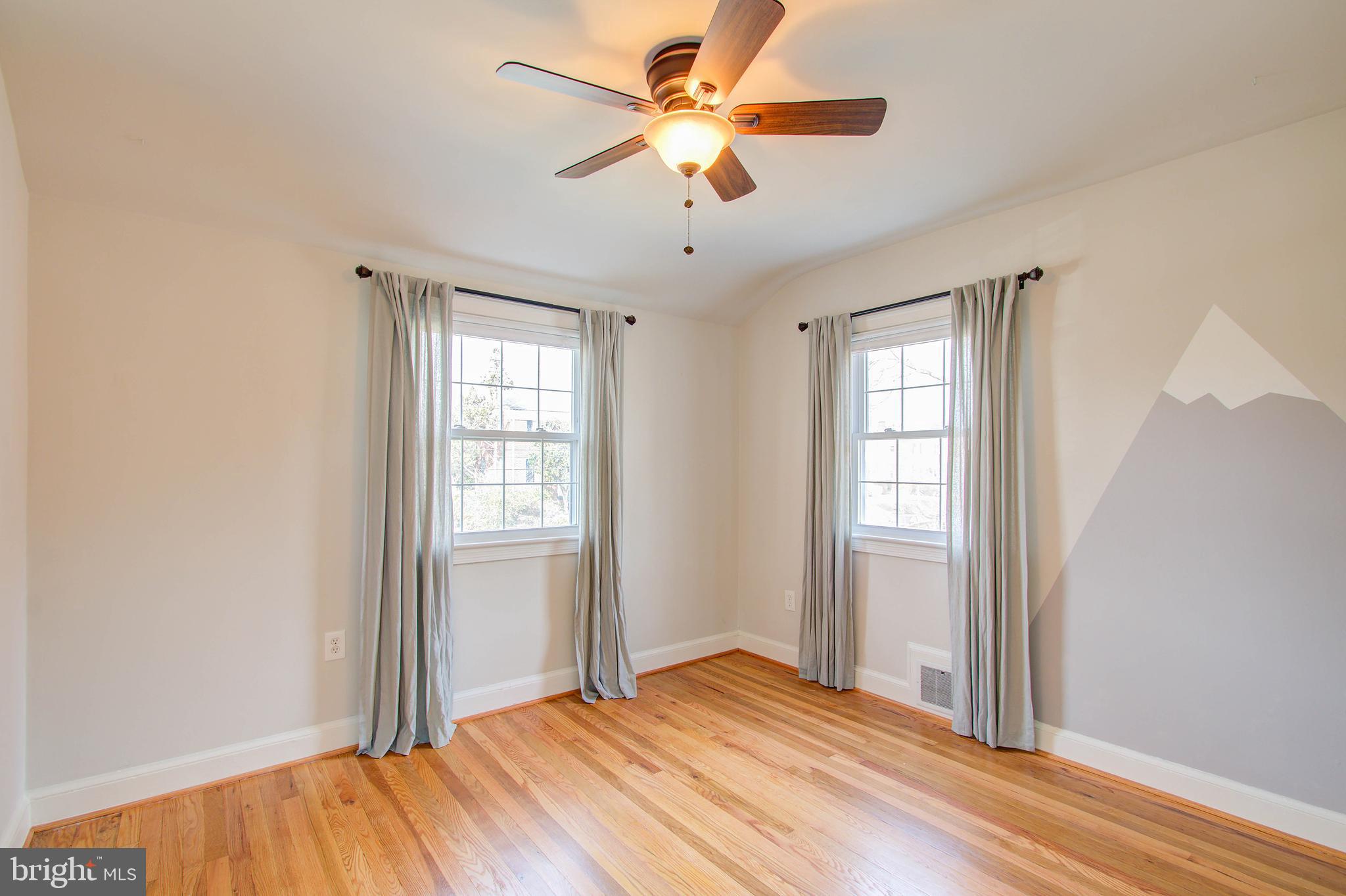 10025 Dallas Avenue Silver Spring, MD 20901 - Photo 19 of 35 Upper level bedroom #2