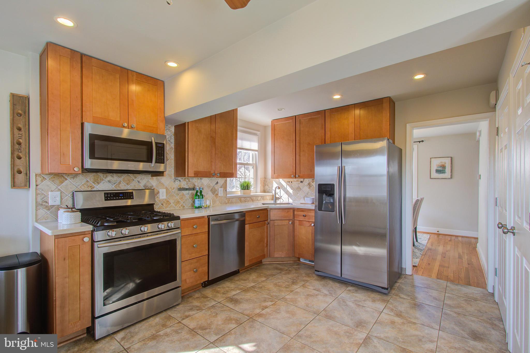 10025 Dallas Avenue Silver Spring, MD 20901 - Photo 8 of 35 Spacious kitchen