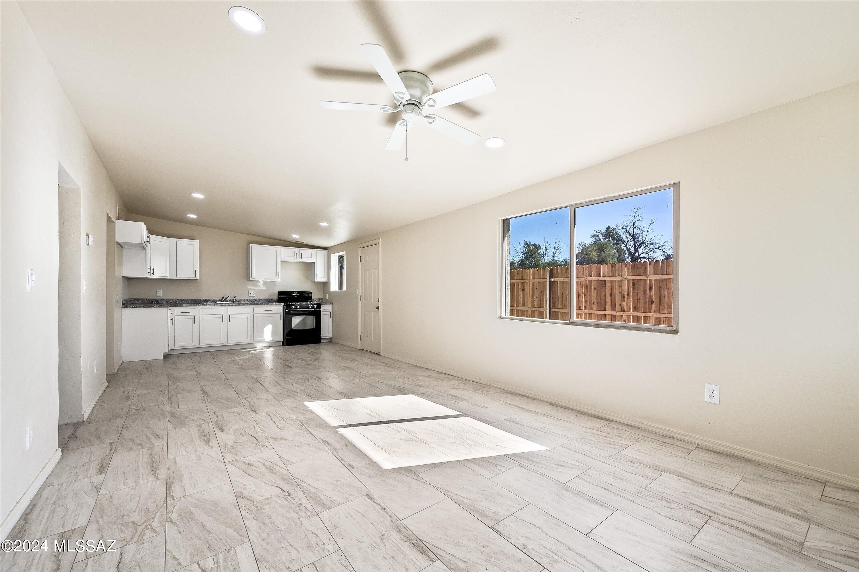 421 East Yavapai Road Tucson, AZ 85705 - Photo 4 of 27