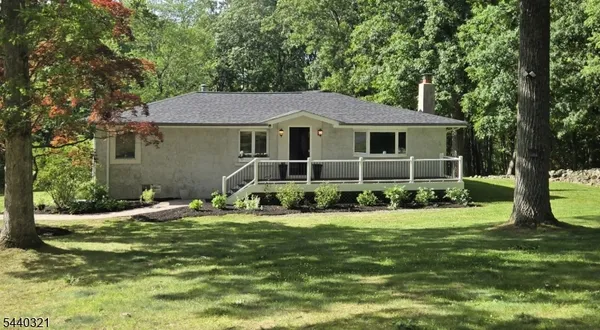 $525,000 | 3 Thomas Drive, Hackettstown, NJ 07840
