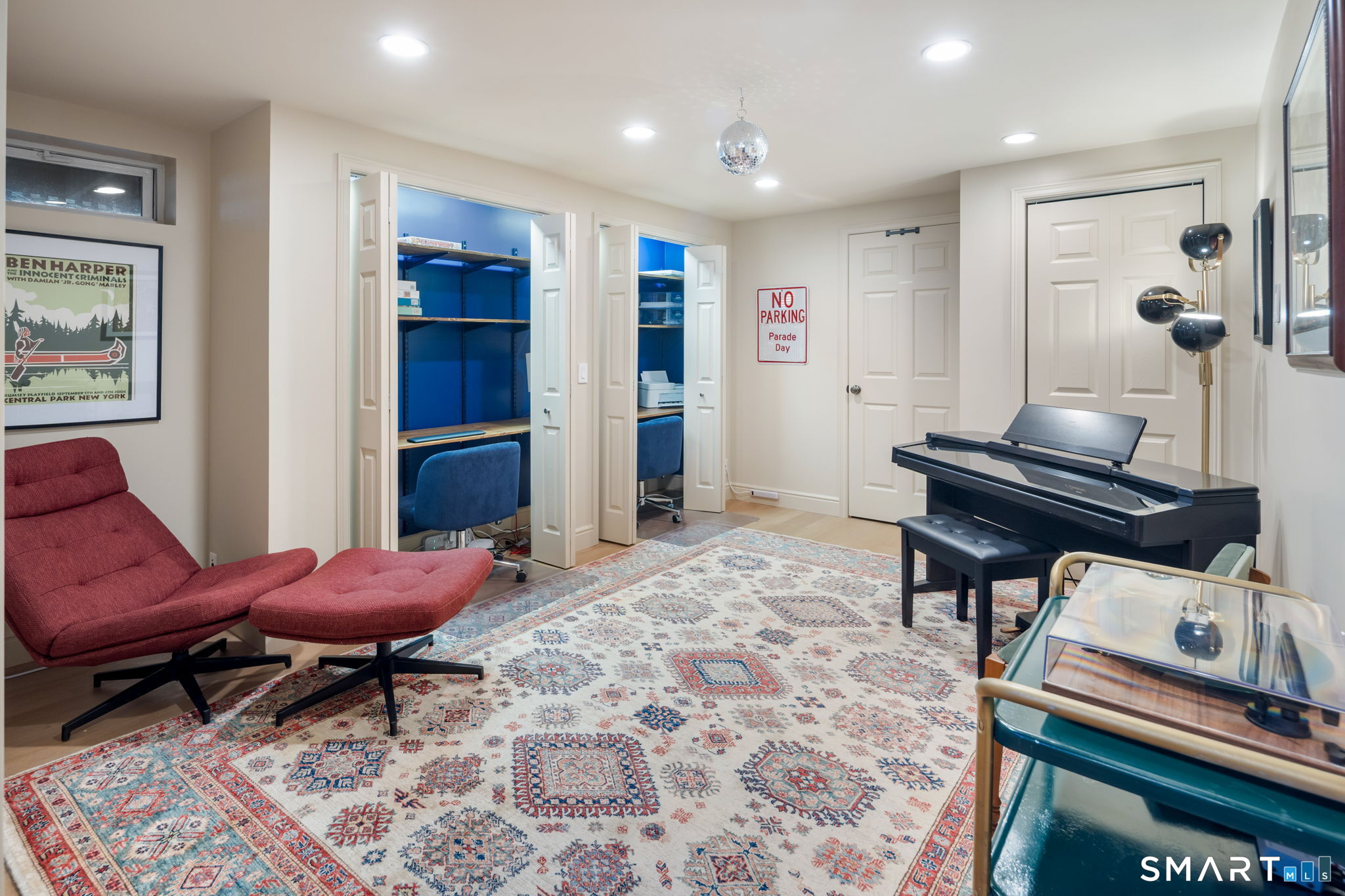 12 Splitrock Road Norwalk, CT 06854 - Photo 30 of 37 a living room with furniture and a piano