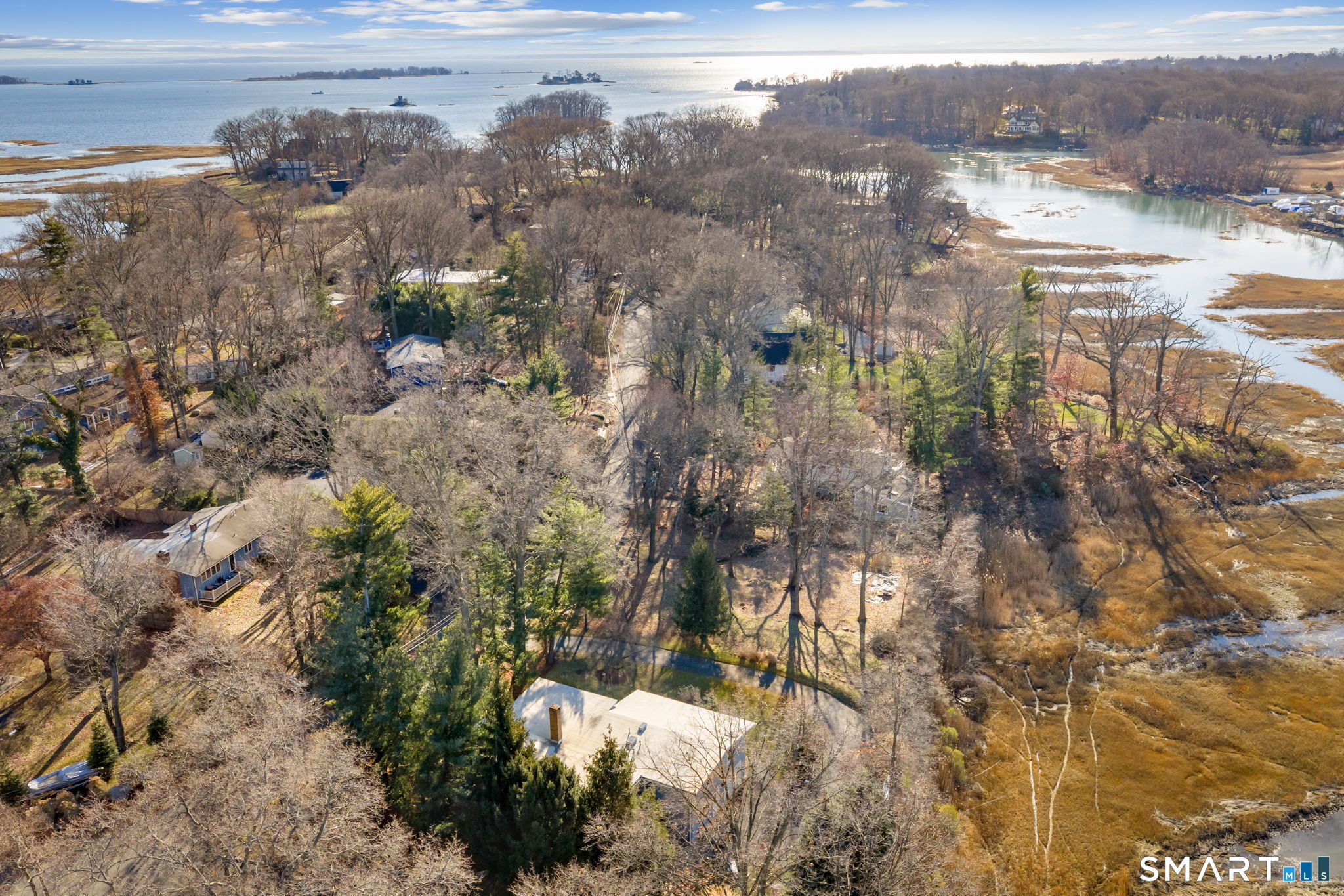 12 Splitrock Road Norwalk, CT 06854 - Photo 4 of 37 a view of a city