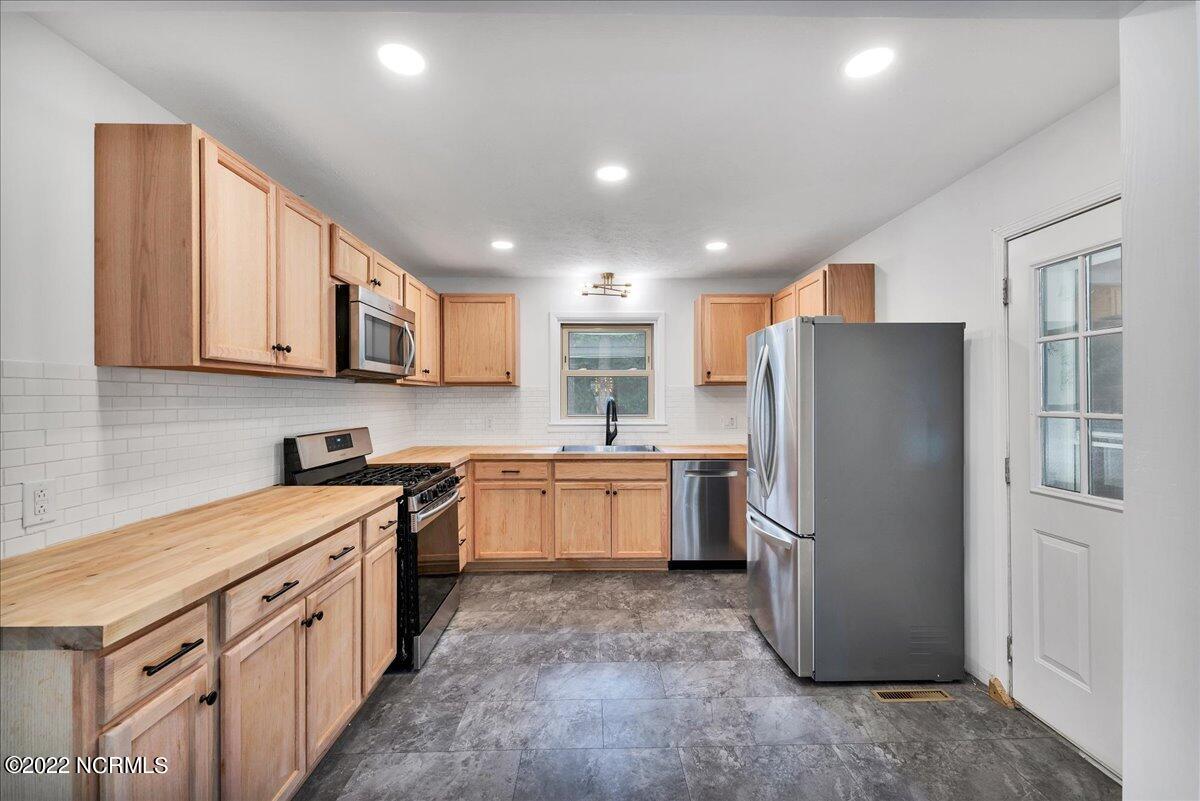 445 Crestview Road Southern Pines, NC 28387 - Photo 15 of 36 18-445 Crestview Rd._18