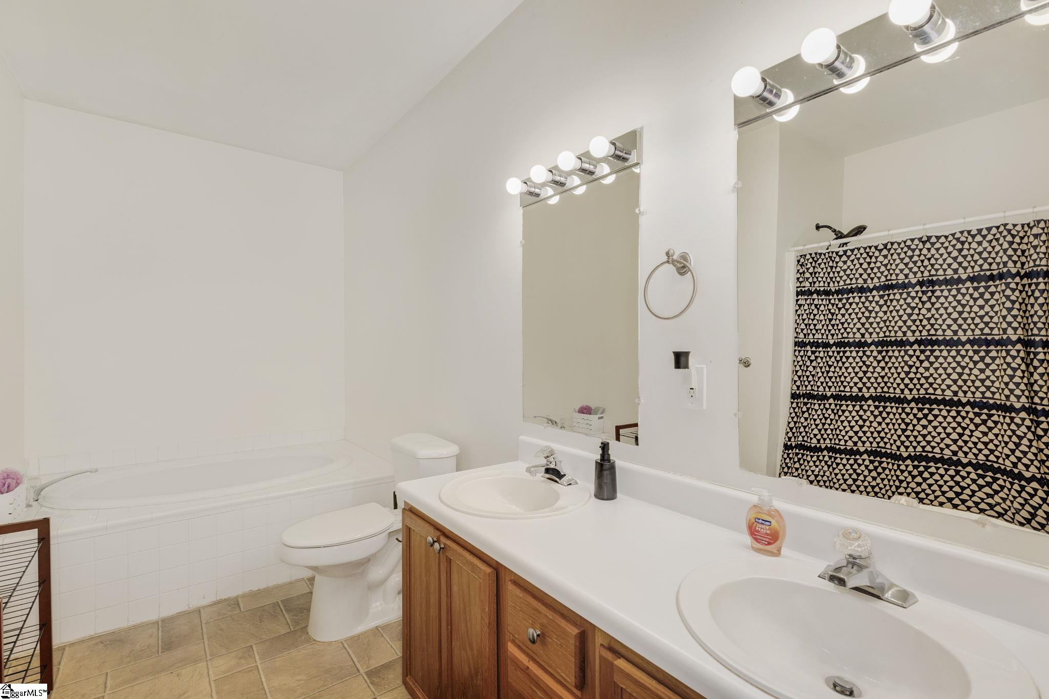 3241 Price House Road Woodruff, SC 29388 - Photo 17 of 29 Gallery Image 17