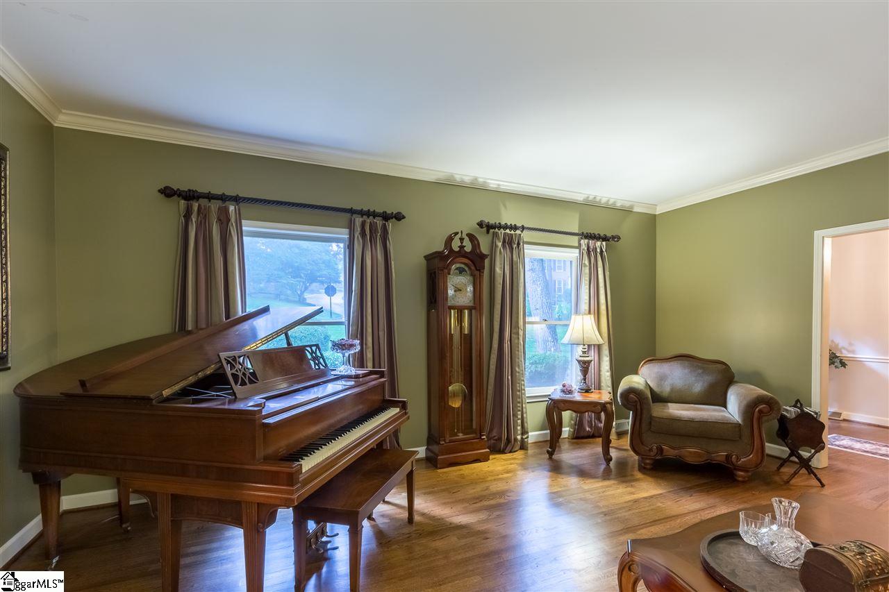 611 Sugar Mill Road Greer, SC 29650 - Photo 4 of 33 Gallery Image 4