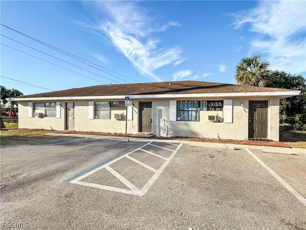 $1,049 | 3744 Estelle Avenue, Fort Myers, FL 33916