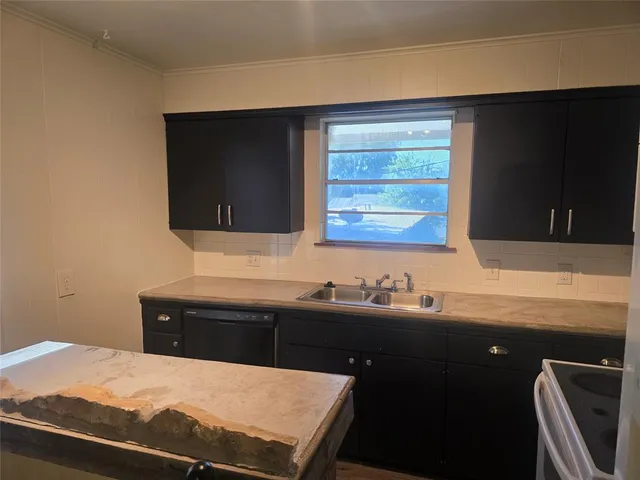 $1,025 | 219 East 3rd Street, Unit B, Keene, TX 76059