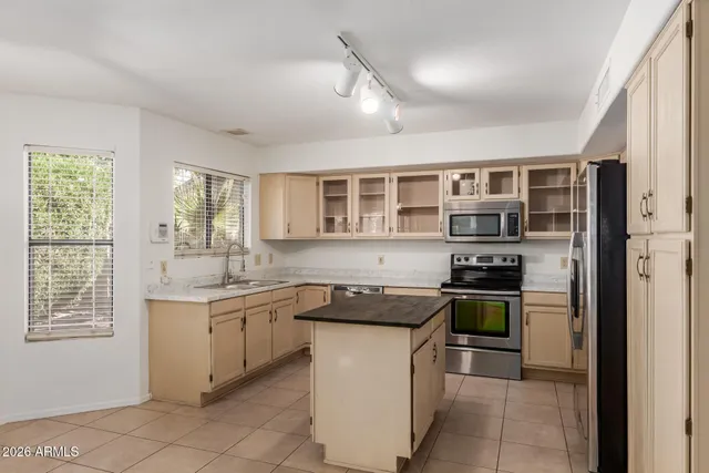 $2,595 | 4334 West Behrend Drive, Glendale, AZ 85308