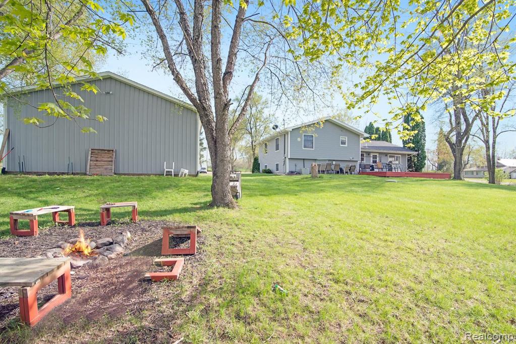 9015 Hogan Road Fenton, MI 48430 - Photo 28 of 37